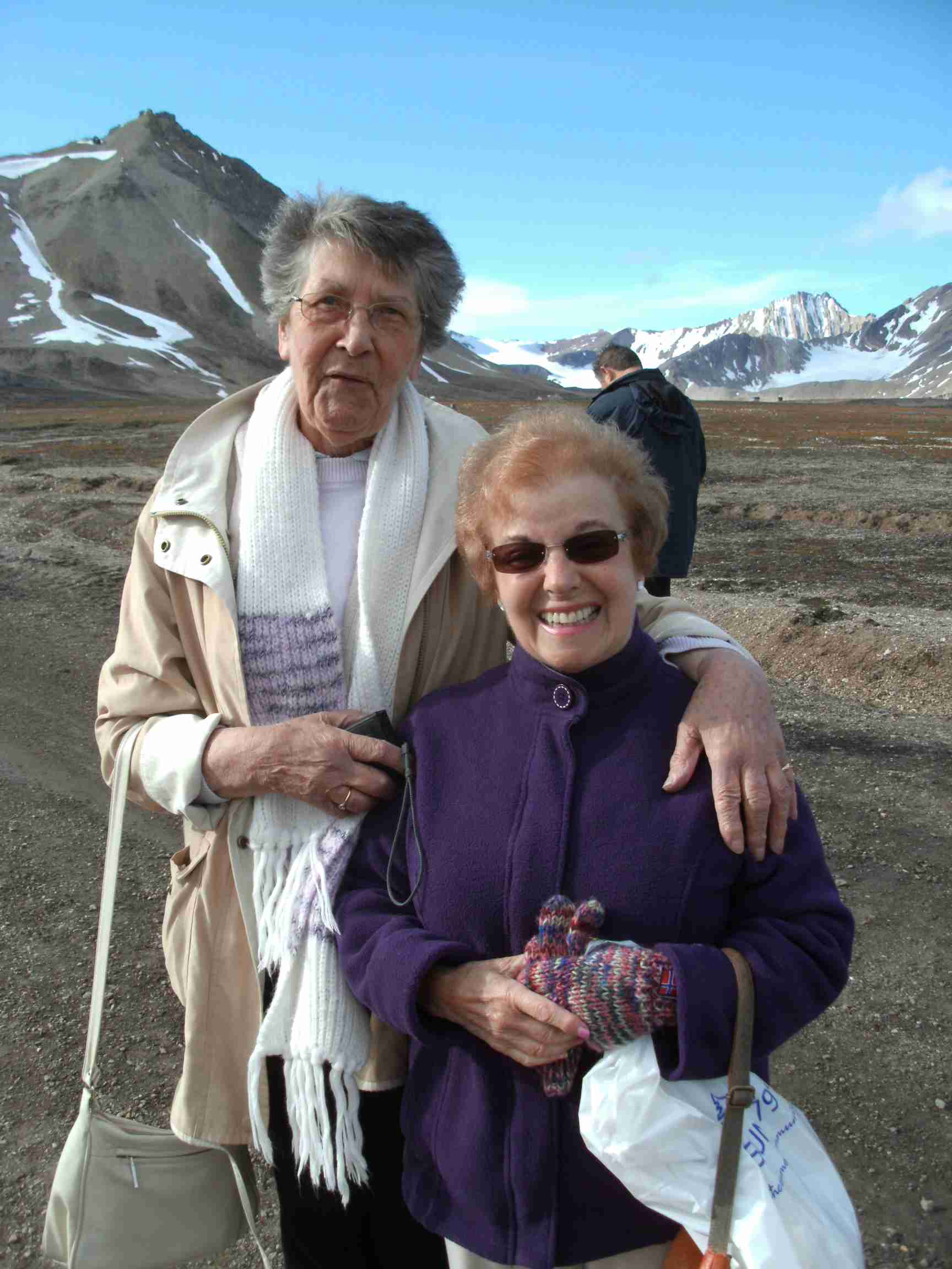 Nancy & Eve at Ny �lesund, Spitsbergen, Svalbard, Norway