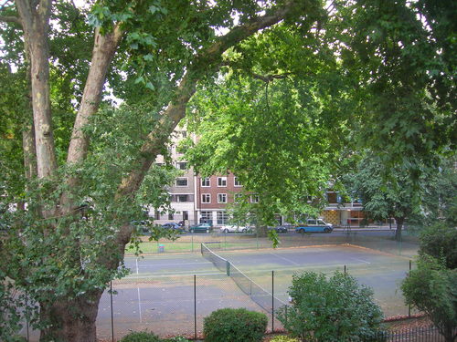 3) Commonwealth Hall